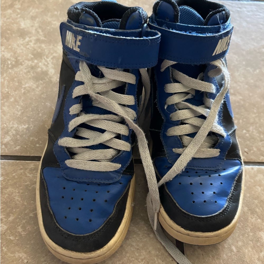 Nike Kids Black and Blue Sneakers